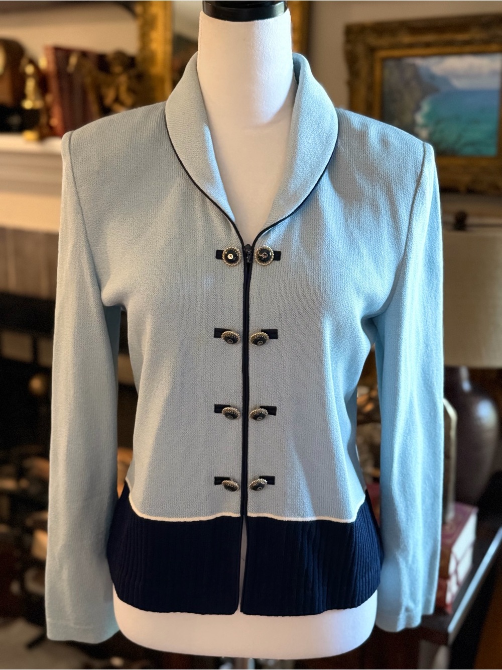 ST JOHN Gorgeous Light Blue & Navy Button Front Jacket. Size 4. So sophisticated